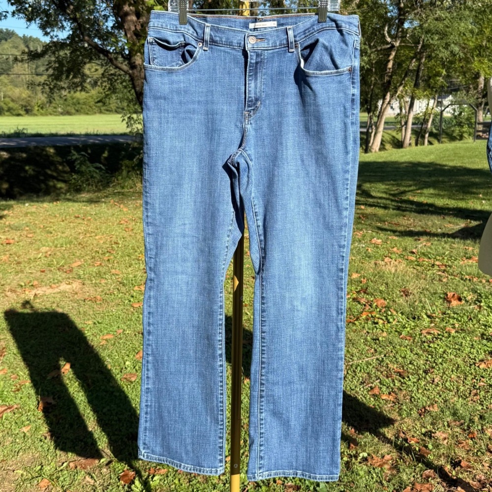 Levis Classic Bootcut Jeans Womens 16M Medium Wash Blue Denim W33 L32